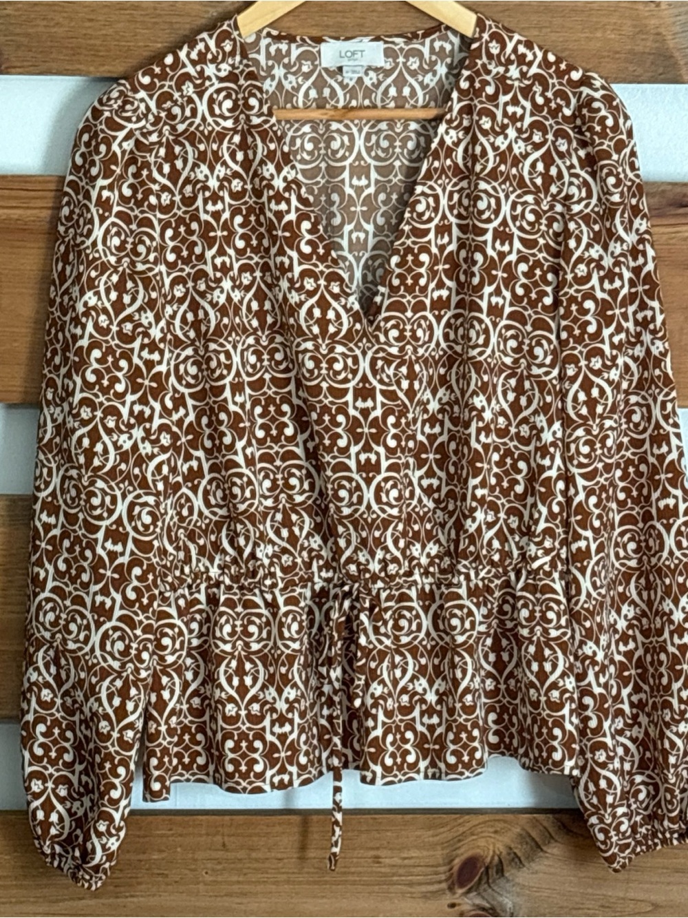 Loft Outlet V-Neck Long Puff Sleeve Elastic Cuffs Tie Waist Chic Blouse Size M